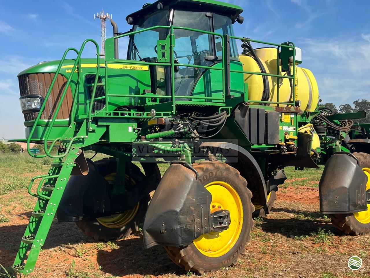 PULVERIZADOR JOHN DEERE JOHN DEERE M4025 Tração 4x4 VLC Máquinas Agrícolas - Stara COROADOS SÃO PAULO SP